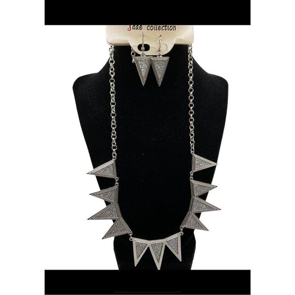 Jade Collection Necklace Earring Set Silver Toned Crushed Rhinestone Triangles - Picture 9 of 9
